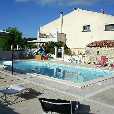 Spacious Holiday In Sur Seugne With Swimming Pool *