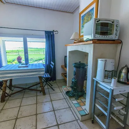 Spacious Holiday In Sur Seugne With Swimming Pool Fléac-sur-Seugne